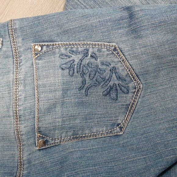 Tommy Hilfiger Low Rise Crop Distressed Jeans - Picture 11 of 13